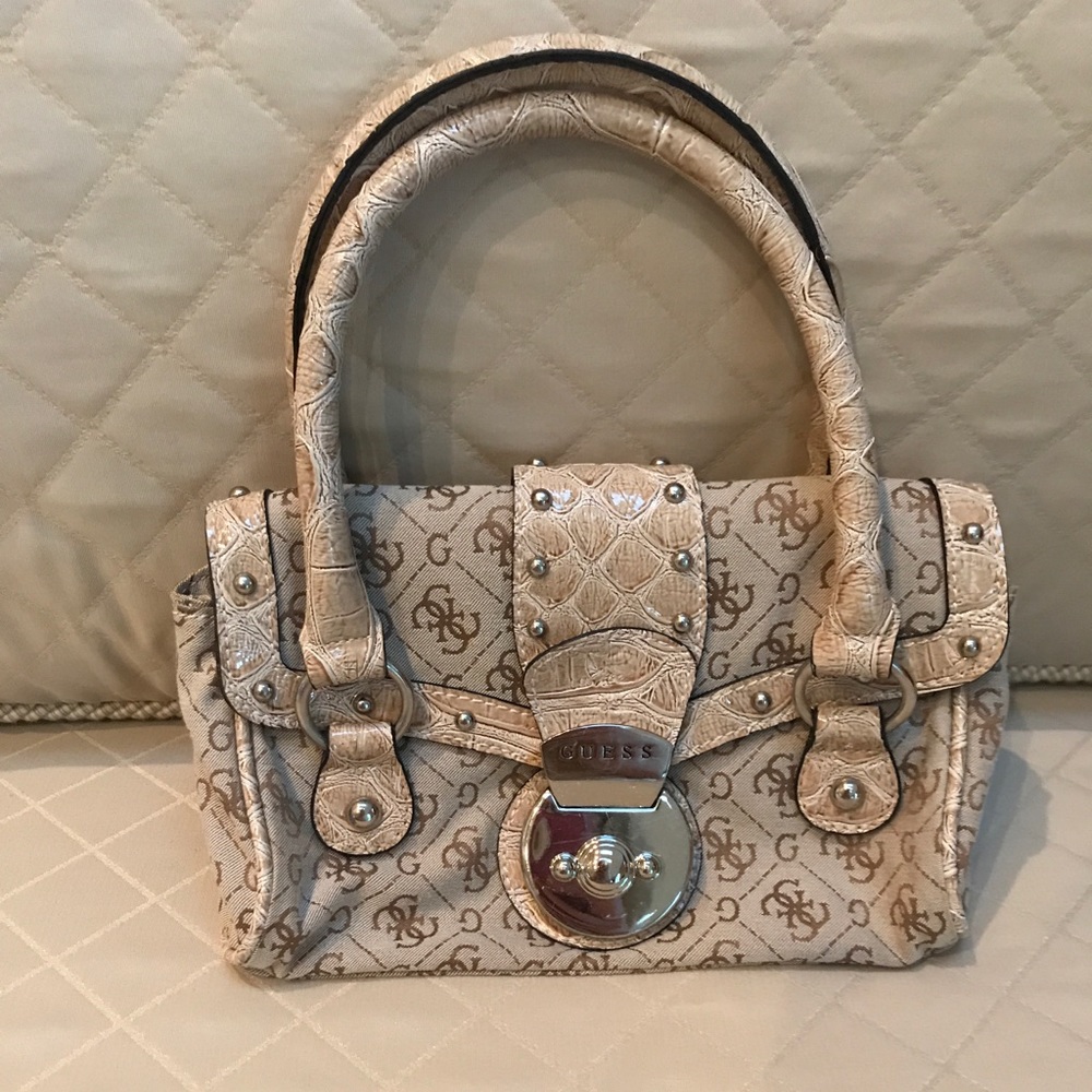 Guess Handbag 👜